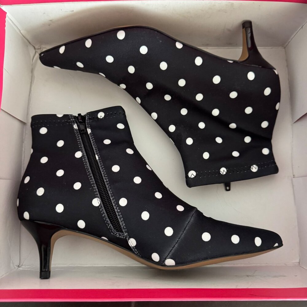Betsey Johnson Black & White Polka‎ Dot Ankle Boots With Kitten Heel 6.5